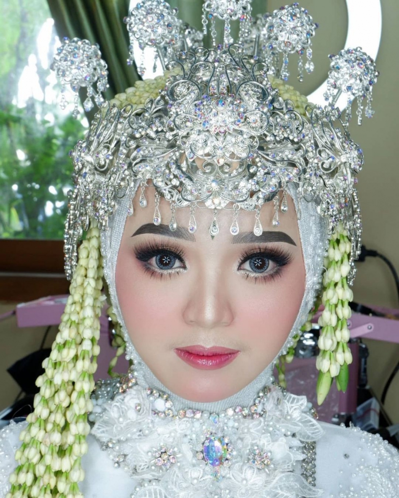 Manten Hari Ini,make Up By Me @mua_dewialiya 