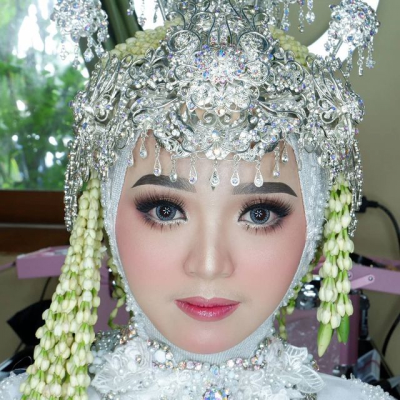 Manten Hari Ini,make Up By Me @mua_dewialiya 