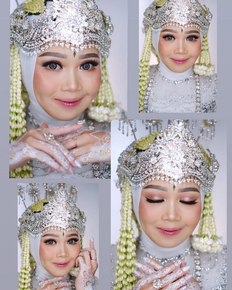 Today Akad

Make Up By Owner @mua_dewialiya 
Attire 